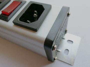 SFC-IEC-A1B loạt 5 đến 14 &amp;quot;15Amp kim loại Hardwired Power Strip với 5Outlets