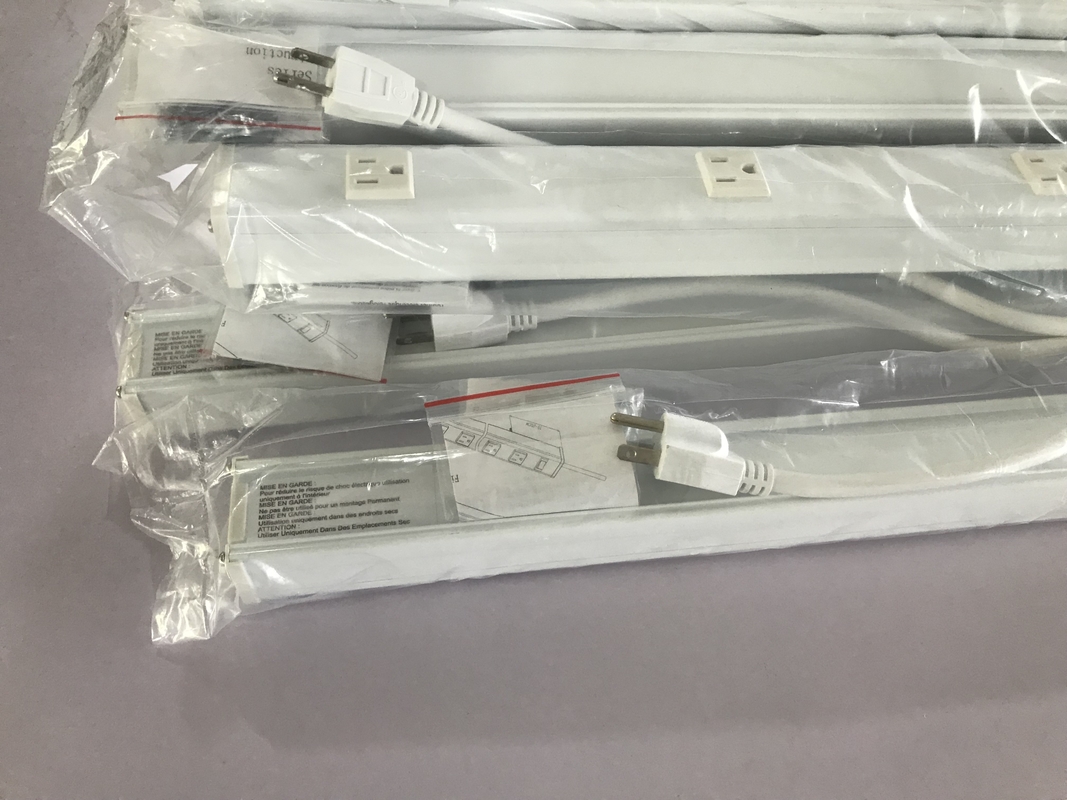 Vỏ kim loại siêu dài 12 Way Multi Outlet Power Strip Với 10 'Dây nối dài Ổ cắm điện của Mỹ, UL phê duyệt