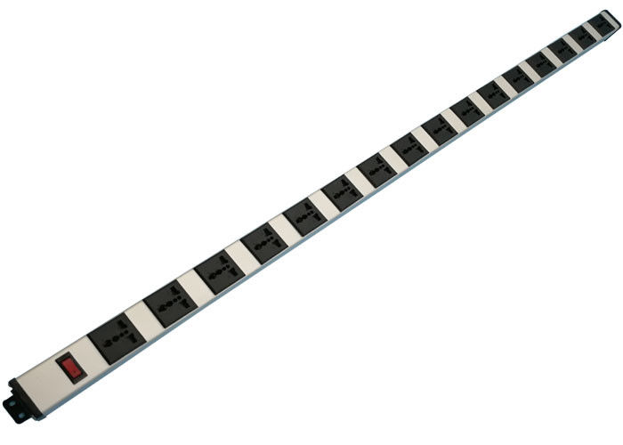 Dải năng lượng kim loại nặng 48 inch PDU 16 cách cho sử dụng máy biến áp / bộ chuyển đổi