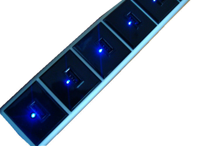 4 Ổ cắm điện USB có thể sạc được, có thể cắm được