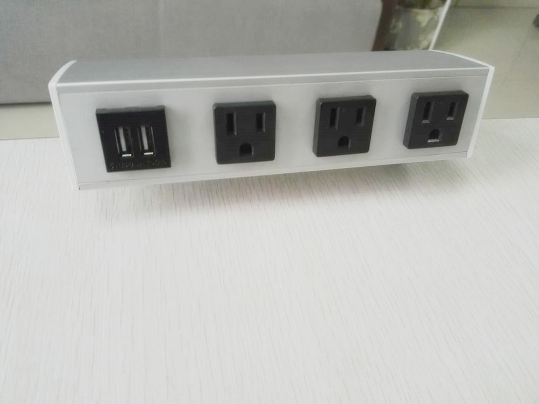 Bàn Gắn Ổ Cắm Điện Với 3 Cửa Hàng Và 2 Cổng USB Cho Máy Tính Xách Tay Điện Thoại Di Động