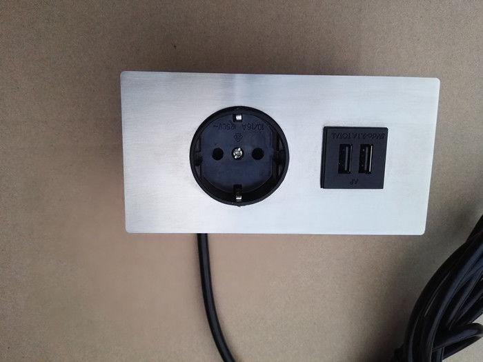 5 v 2.1A Embedded Tabletop Đồ Nội Thất Ổ Cắm Điện Với Độc EU Cắm / Kép USB Sạc