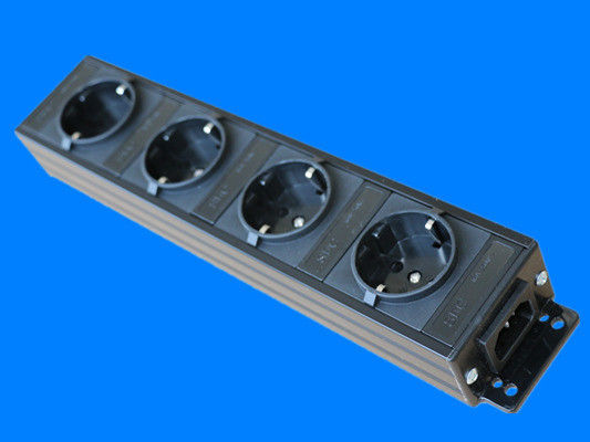 Đức 4 cửa hàng châu Âu Power Strip Bar với dòng đính kèm kết nối IEC 320
