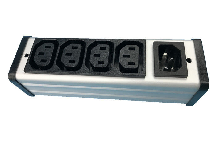 Hardwired Plug In PDU Đơn vị phân phối điện 4 Outlet Với ​​IEC Connector Low Profile