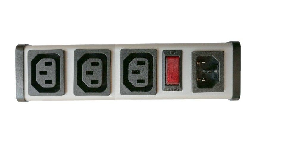 Danh sách UL C-UL Ổ cắm đầu ra IEC 3Way Được xây dựng trong 15A Cửa hàng bảo vệ quá tải Power Strip