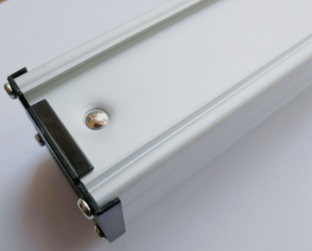 4 Ổ cắm điện USB có thể sạc được, có thể cắm được