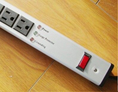 15 Outlet Power Strip Bảo vệ Tăng Với Chỉ thị LED / 15A Curcuit Breaker