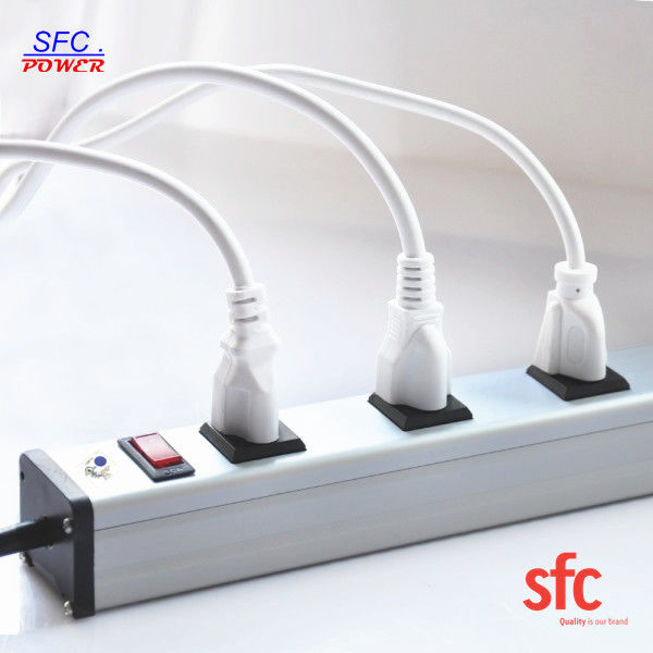 Nối đất 9 Outlet kim loại cấu hình thấp cắm Power Strip Với Long Extension Cord