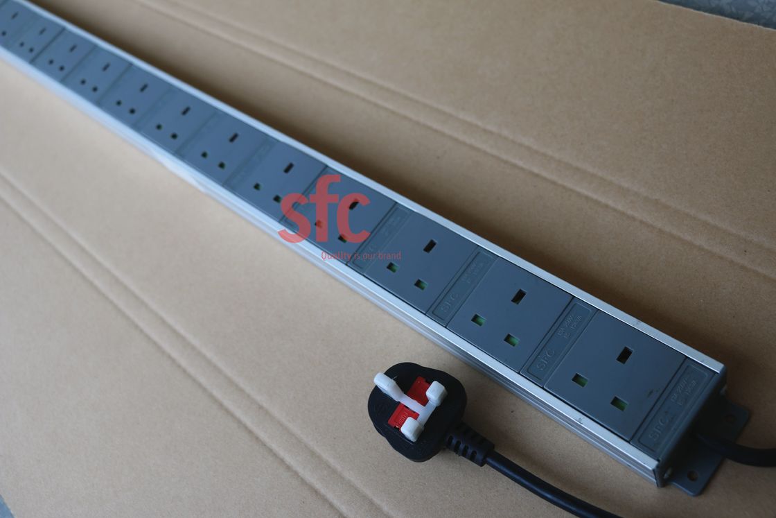 Đơn vị phân phối điện của Anh PDU Dây nối điện với nhiều ngăn kéo