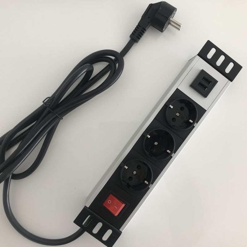 3 ổ cắm thông minh Schuko Power Strip với cổng USB kép 2M dây vỏ kim loại