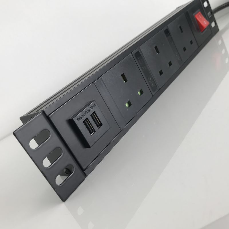 Dây 2M Dải điện thông minh với cổng USB 3 đầu ra Vỏ kim loại Anh loại G