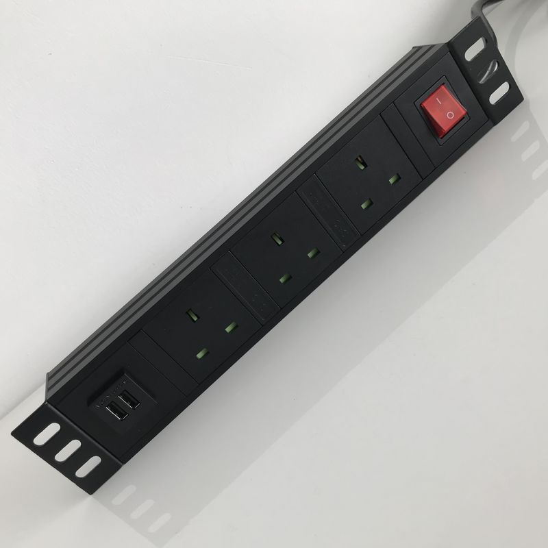 Dây 2M Dải điện thông minh với cổng USB 3 đầu ra Vỏ kim loại Anh loại G