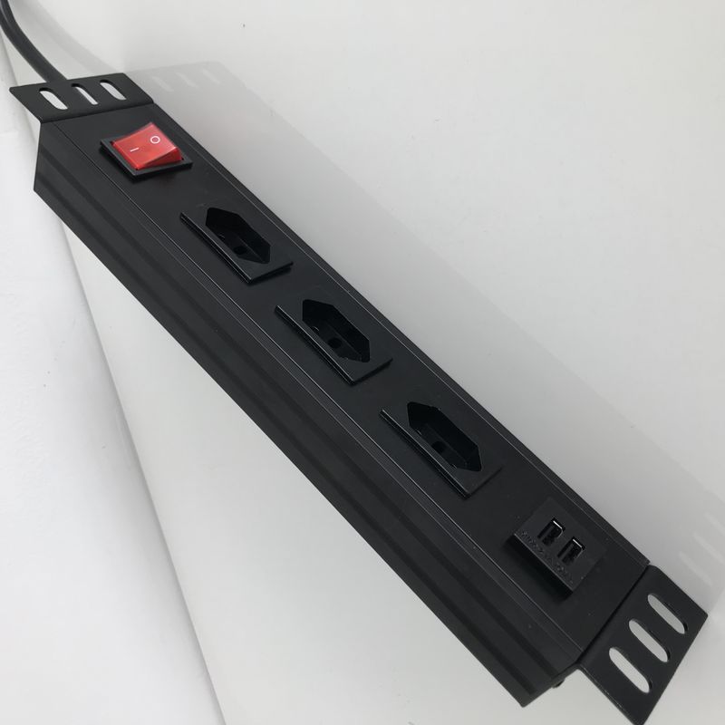 Cổng USB song công và 3 dải điện đầu ra của Thụy Sĩ với dây 2M vỏ nhôm
