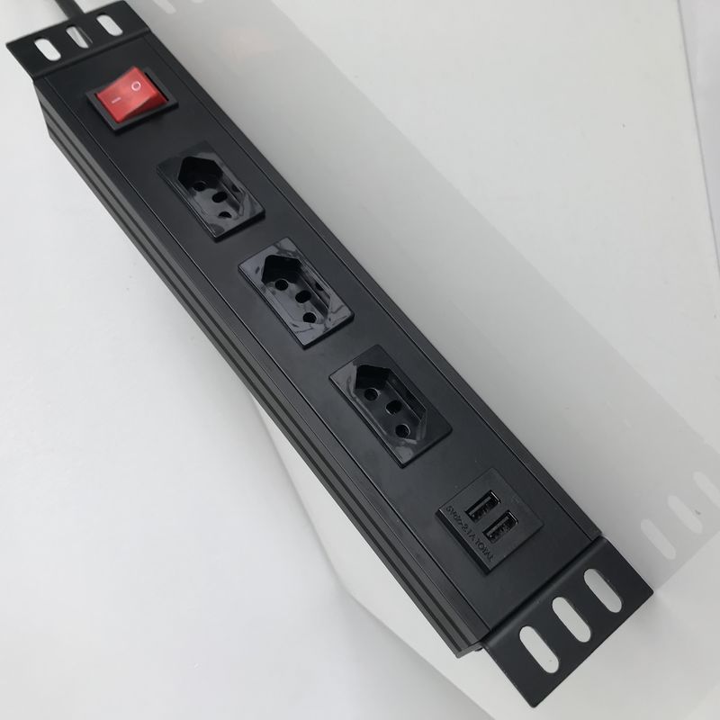 Cổng USB song công và 3 dải điện đầu ra của Thụy Sĩ với dây 2M vỏ nhôm